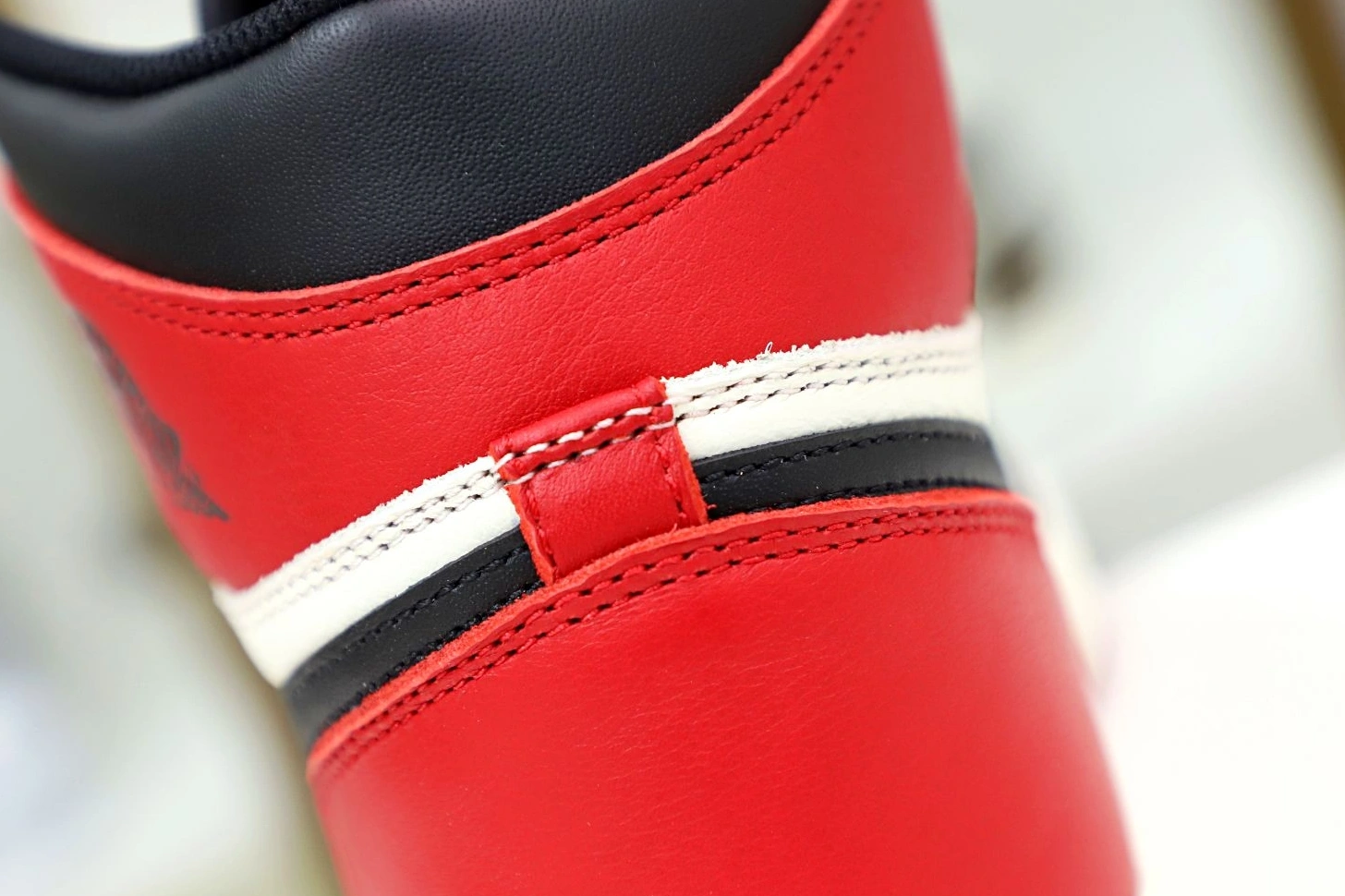 TOE' JORDAN HIGH 'BRED 1 OG AIR RETRO 0104